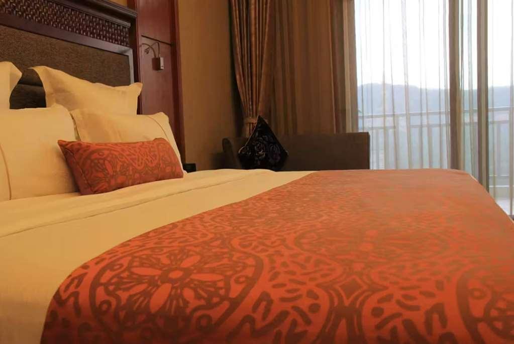 Hotel Ramada Plaza Xishuangbanna Chambre photo