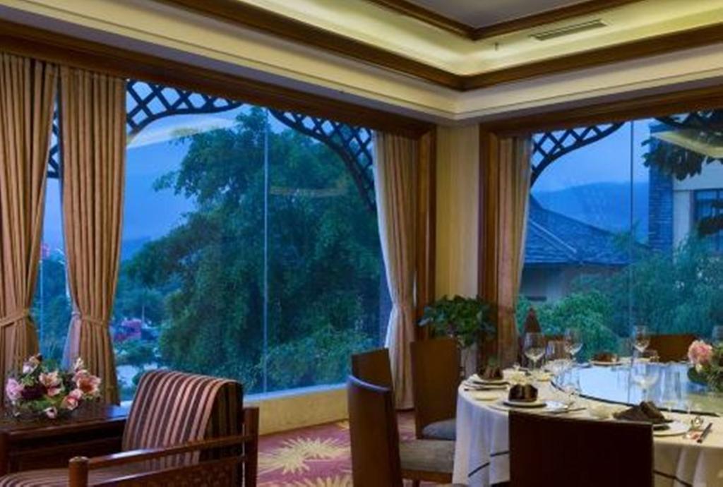 Hotel Ramada Plaza Xishuangbanna Extérieur photo